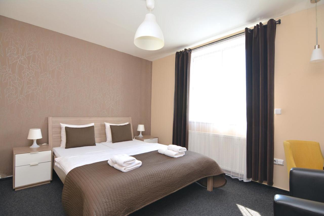 Hotel Tatra Novy Bydzov Exterior photo