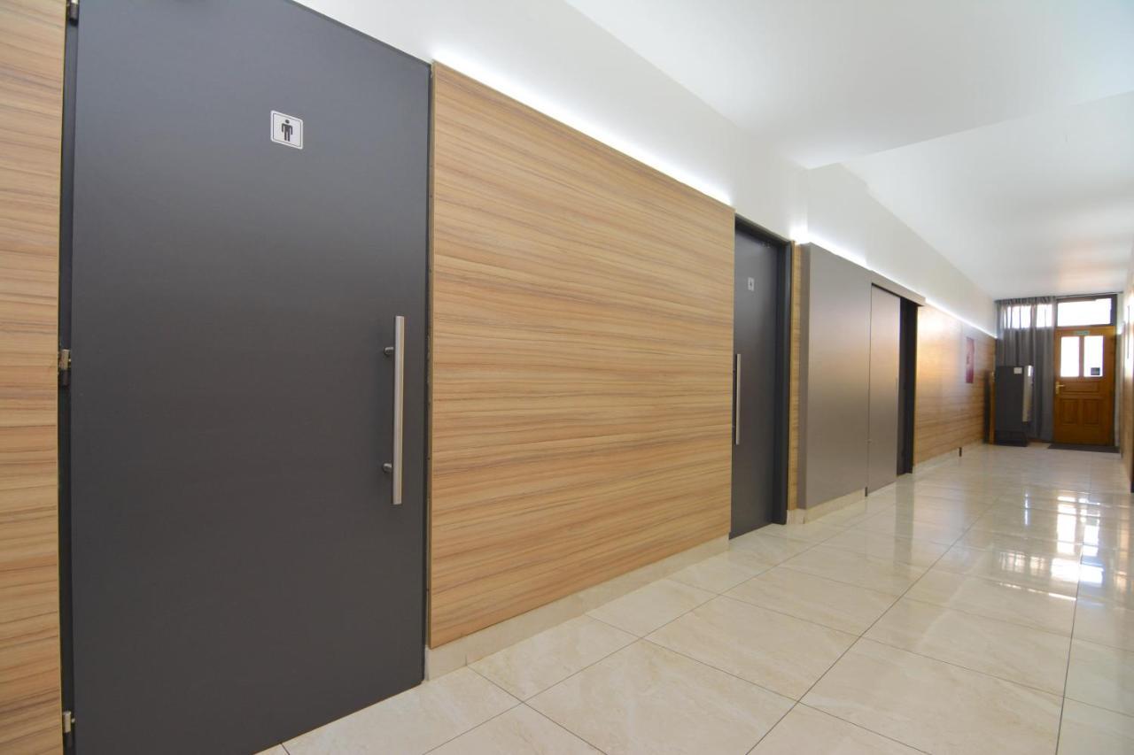 Hotel Tatra Novy Bydzov Exterior photo