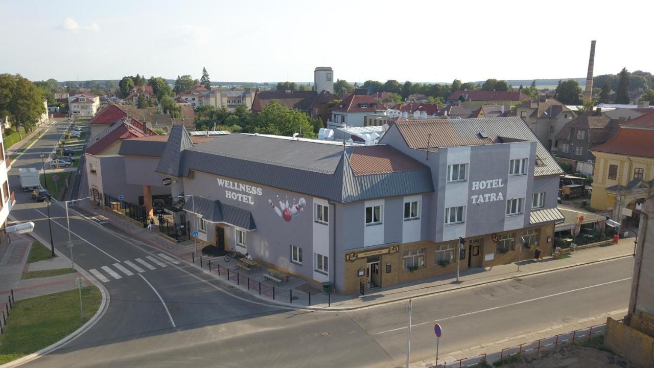 Hotel Tatra Novy Bydzov Exterior photo